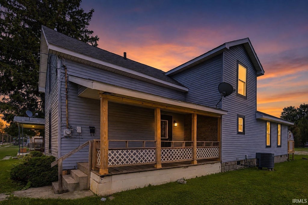 Photo of 1523 Sabine Street, Huntington, IN 46750 (MLS # 202628195)