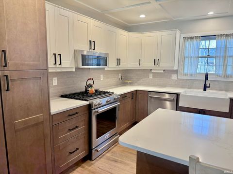 Tiny photo for 210 E Pine Avenue, West Lafayette, IN 47906 (MLS # 202609470)