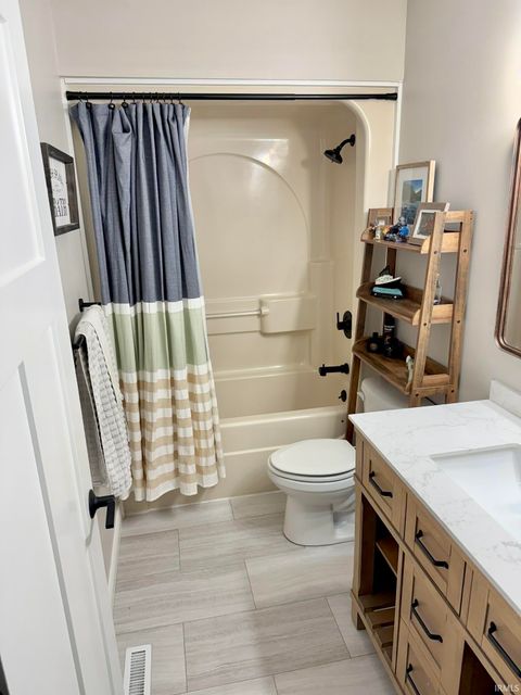 Tiny photo for 210 E Pine Avenue, West Lafayette, IN 47906 (MLS # 202609470)