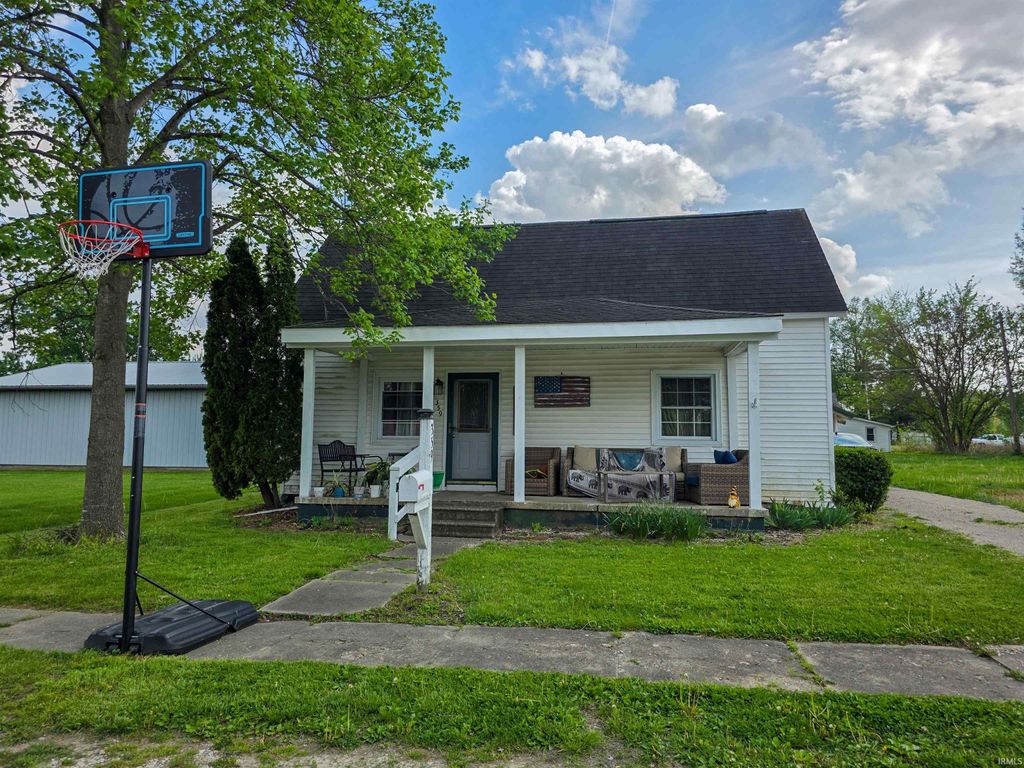 Photo of 359 NW J Street, Linton, IN 47441 (MLS # 202614921)