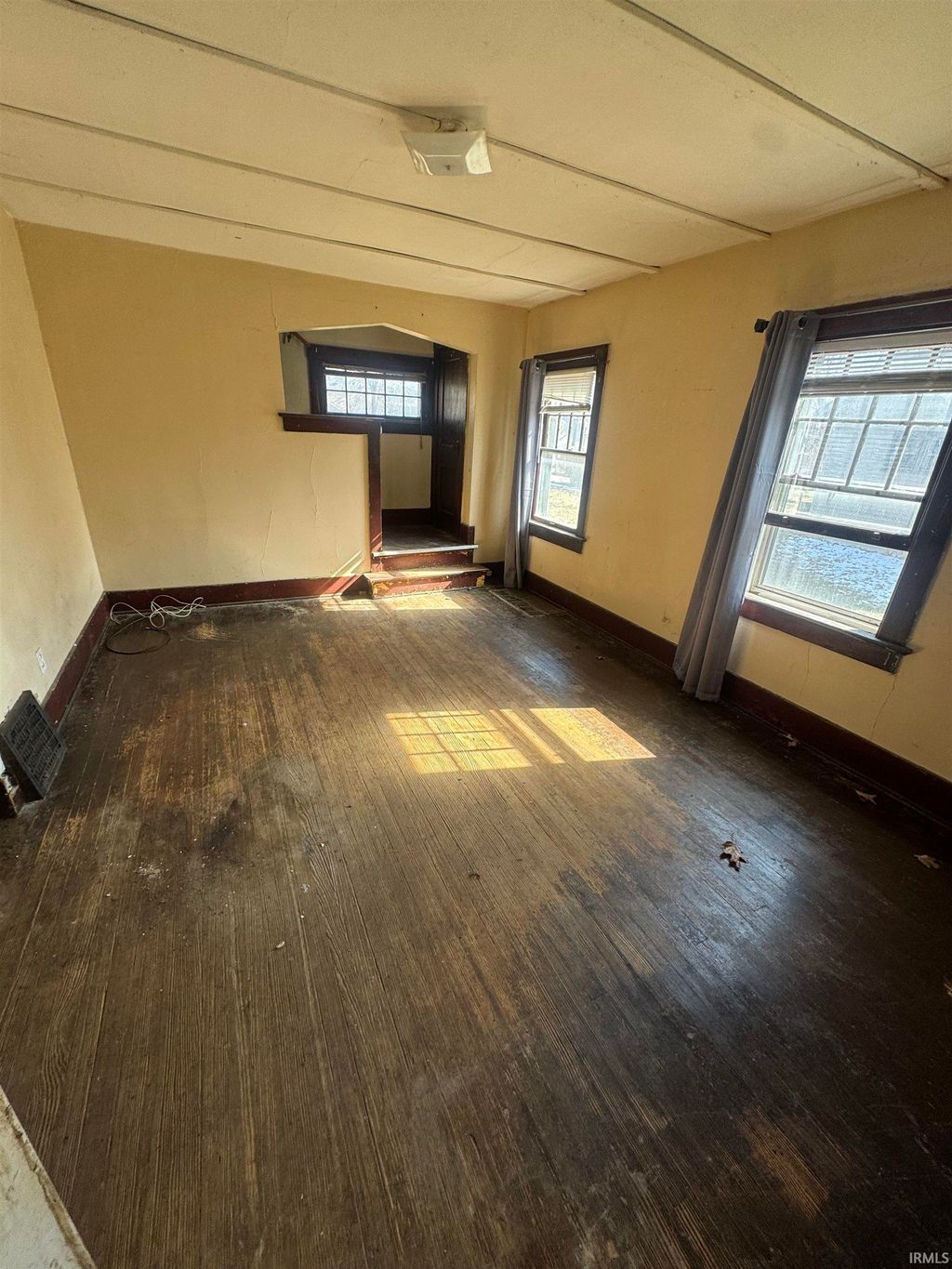 Photo of 3127 Holton Avenue, Fort Wayne, IN 46806 (MLS # 202605488)