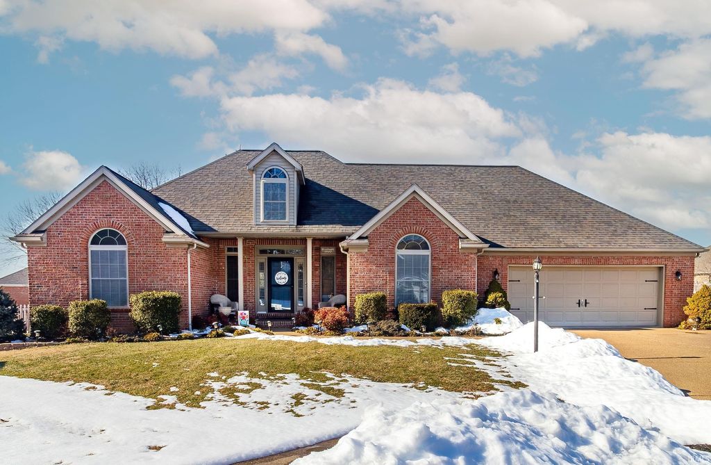 Photo of 3034 Birdie Circle, Evansville, IN 47725 (MLS # 202604070)