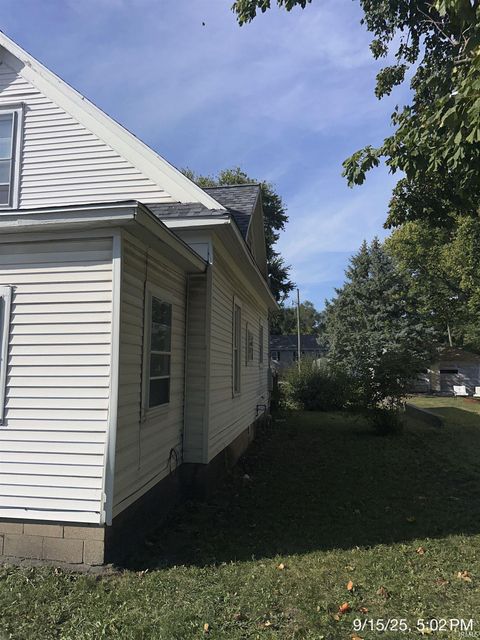 Tiny photo for 68 E Washington Avenue, Peru, IN 46970 (MLS # 202537322)