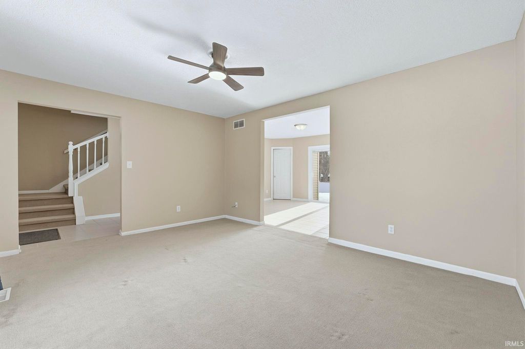 Photo of 5220 Vermont Lane, Fort Wayne, IN 46815 (MLS # 202547769)