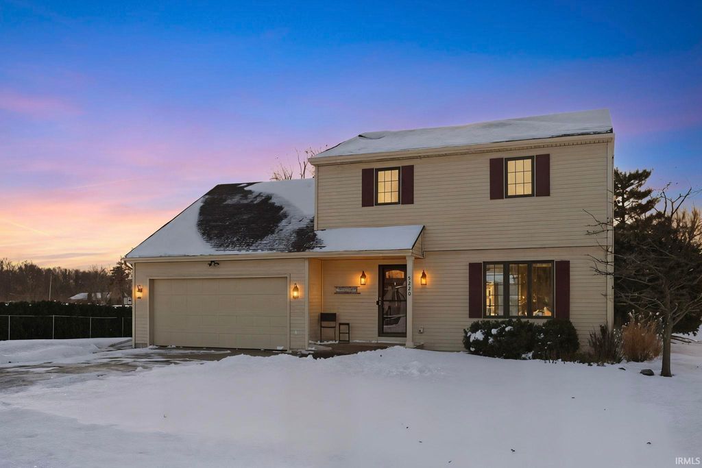 Photo of 5220 Vermont Lane, Fort Wayne, IN 46815 (MLS # 202547769)