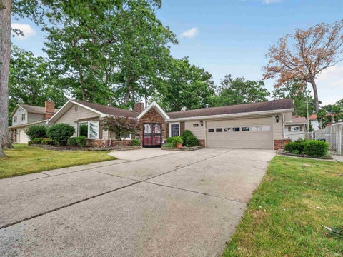 Tiny photo for 4701 Fairlawn Pass, Fort Wayne, IN 46815 (MLS # 202629270)