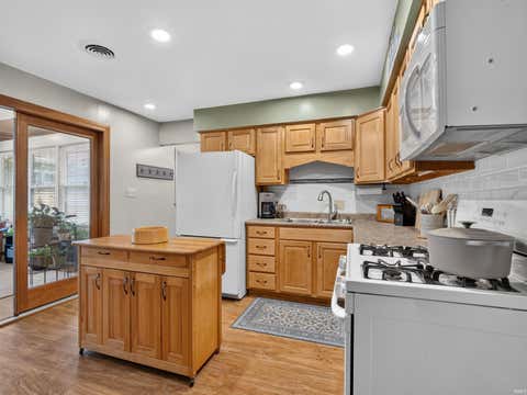 Tiny photo for 4701 Fairlawn Pass, Fort Wayne, IN 46815 (MLS # 202629270)