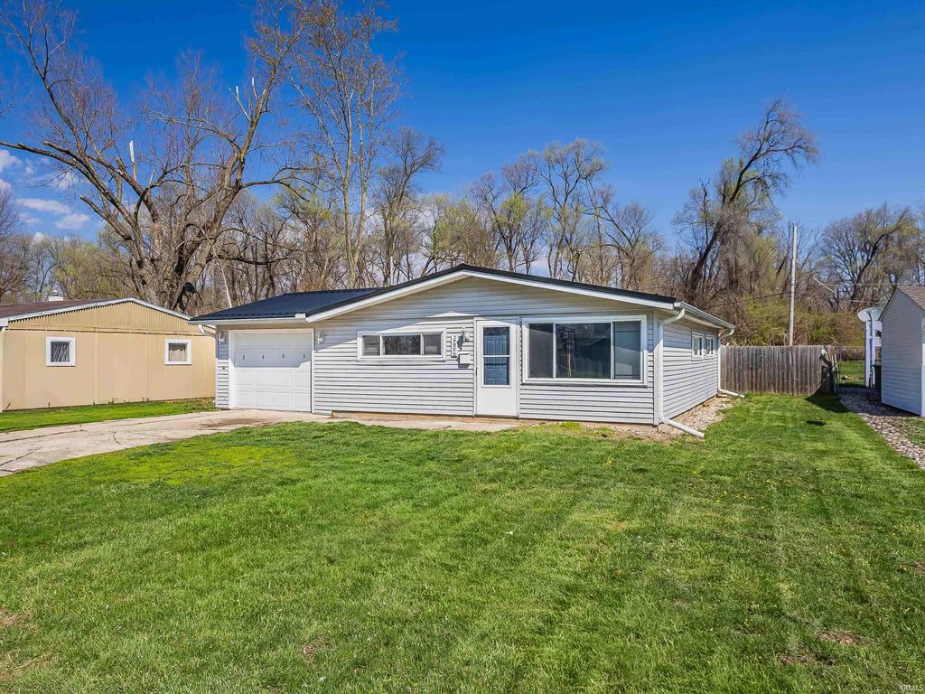 Photo of 2606 Cle Elum Drive, Fort Wayne, IN 46809 (MLS # 202612337)