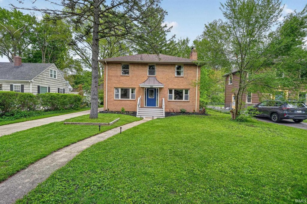 Photo of 1846 College Street, South Bend, IN 46628 (MLS # 202617587)