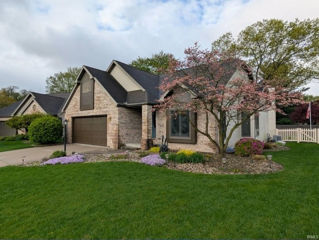 Photo of 54291 Pebblestone Lane, Elkhart, IN 46514 (MLS # 202616117)