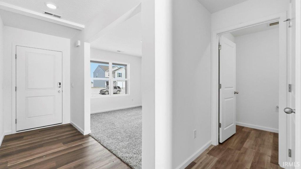 Photo of 5517 Tranquilo Way, Fort Wayne, IN 46818 (MLS # 202543071)