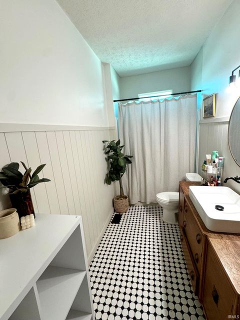 Tiny photo for 915 W Walnut Street, Kokomo, IN 46901 (MLS # 202602144)