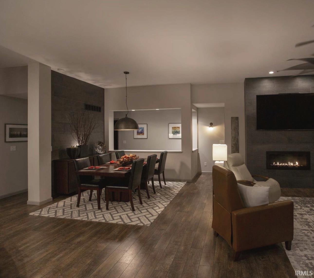 Elkhart, Indiana 46514, United States, 3 Bedrooms Bedrooms, ,2 BathroomsBathrooms,Residential,Pending,77707