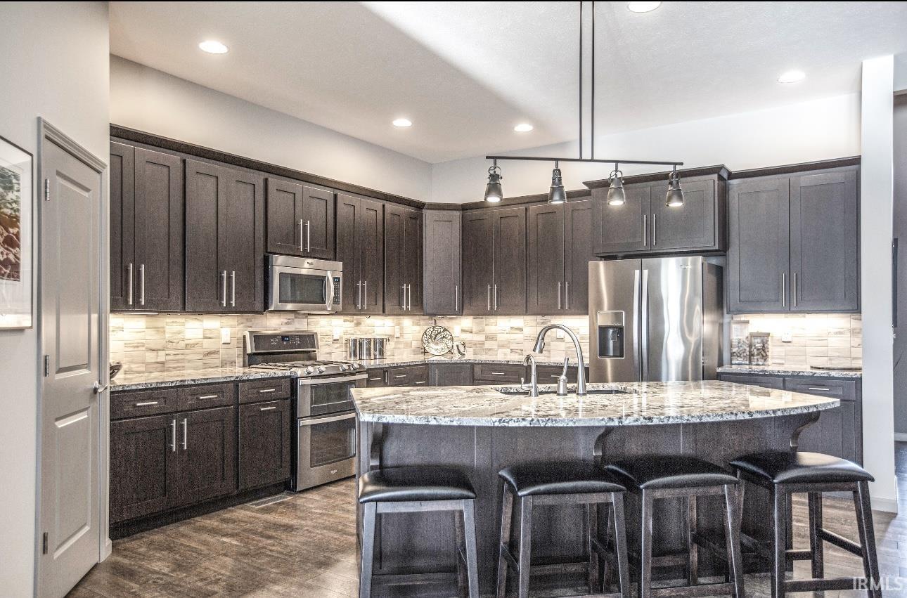 Elkhart, Indiana 46514, United States, 3 Bedrooms Bedrooms, ,2 BathroomsBathrooms,Residential,Pending,77707