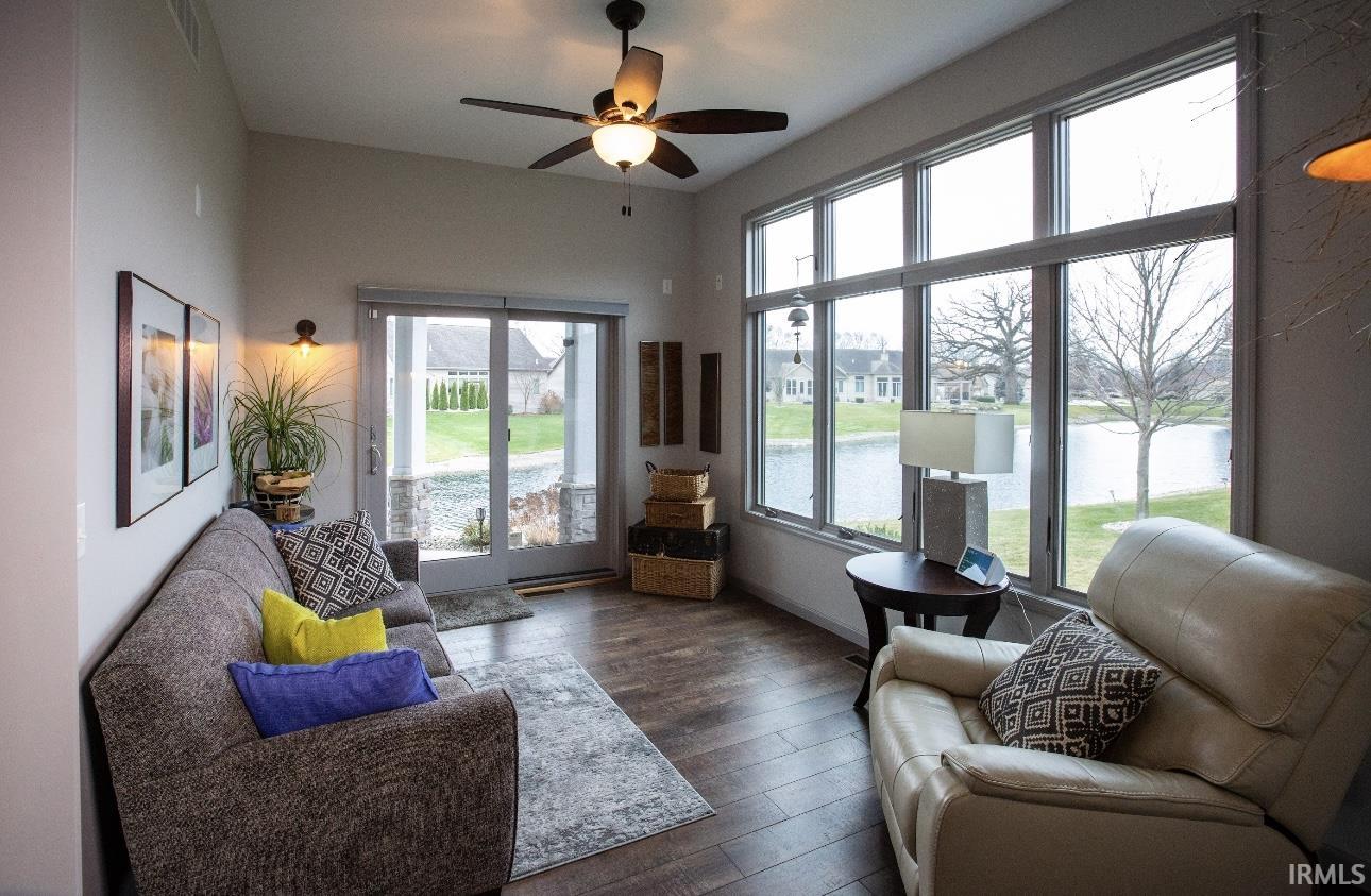 Elkhart, Indiana 46514, United States, 3 Bedrooms Bedrooms, ,2 BathroomsBathrooms,Residential,Pending,77707