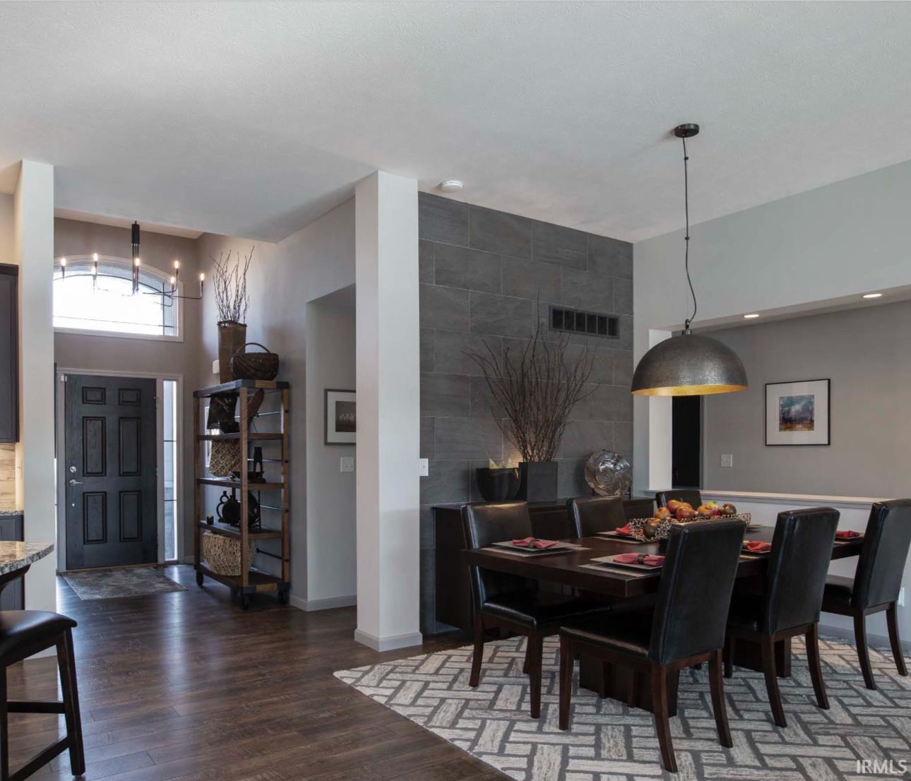 Elkhart, Indiana 46514, United States, 3 Bedrooms Bedrooms, ,2 BathroomsBathrooms,Residential,Pending,77707