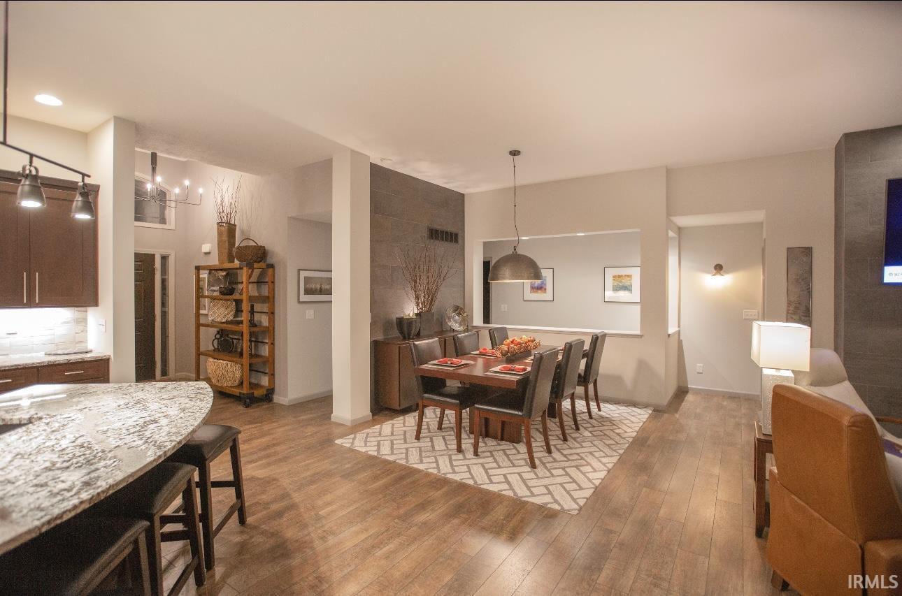 Elkhart, Indiana 46514, United States, 3 Bedrooms Bedrooms, ,2 BathroomsBathrooms,Residential,Pending,77707