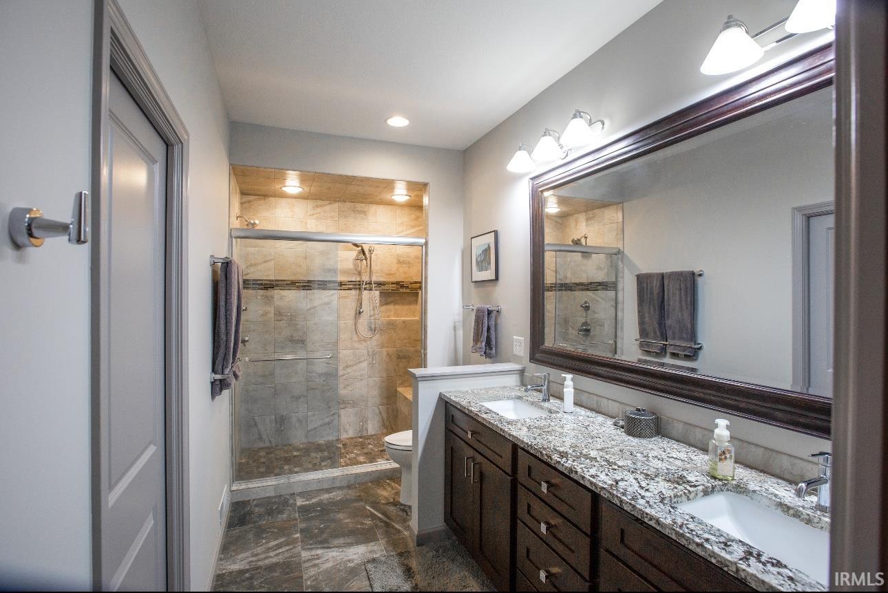 Elkhart, Indiana 46514, United States, 3 Bedrooms Bedrooms, ,2 BathroomsBathrooms,Residential,Pending,77707