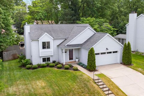 Photo of 1818 Eagle Point Court, South Bend, IN 46628 (MLS # 202622451)