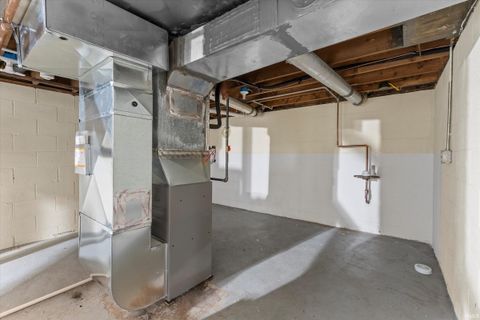 Tiny photo for 1650 N Meade Street, South Bend, IN 46628 (MLS # 202605439)