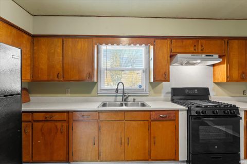 Tiny photo for 1650 N Meade Street, South Bend, IN 46628 (MLS # 202605439)