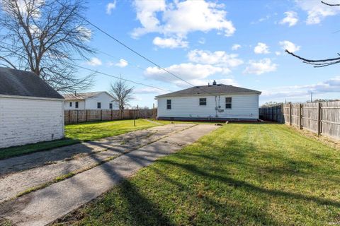 Tiny photo for 1650 N Meade Street, South Bend, IN 46628 (MLS # 202605439)