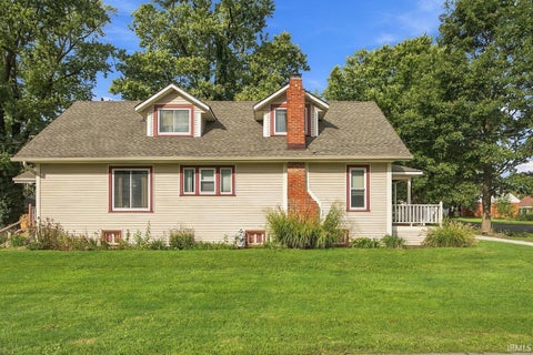 Tiny photo for 309 E Walnut Street, Chalmers, IN 47929 (MLS # 202639471)