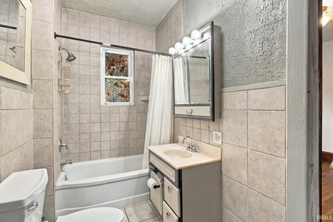 Tiny photo for 309 E Walnut Street, Chalmers, IN 47929 (MLS # 202639471)