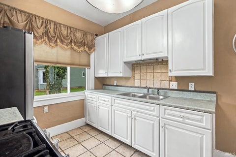 Tiny photo for 309 E Walnut Street, Chalmers, IN 47929 (MLS # 202639471)