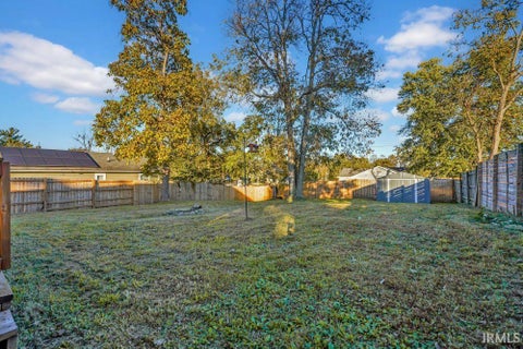 Tiny photo for 2615 S Rockport Road, Bloomington, IN 47403 (MLS # 202643809)
