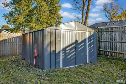 Tiny photo for 2615 S Rockport Road, Bloomington, IN 47403 (MLS # 202643809)