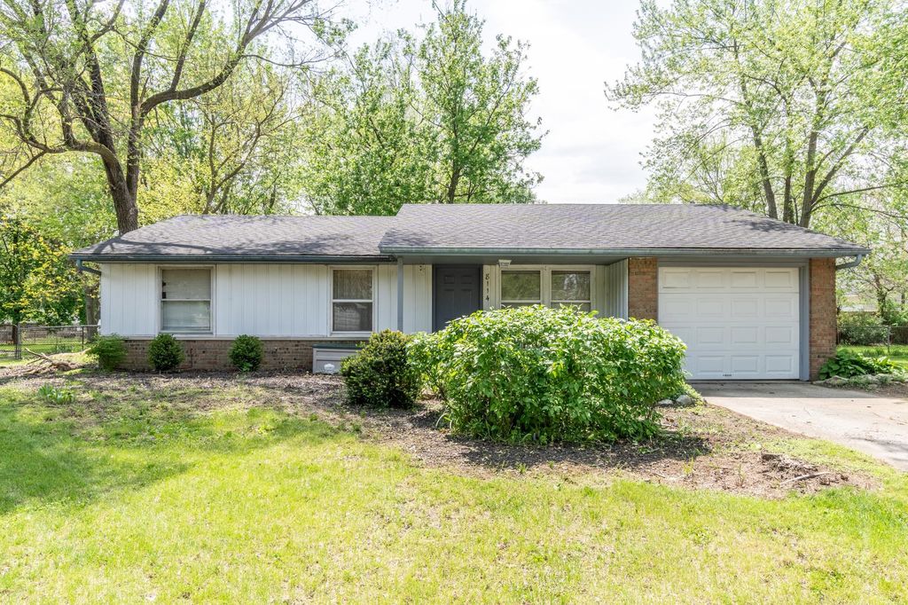Photo of 8114 Oklahoma Trail, Fort Wayne, IN 46815 (MLS # 202615002)