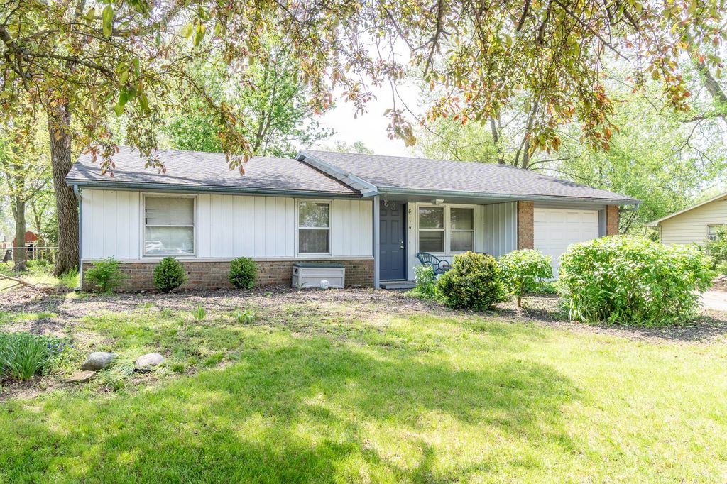 Photo of 8114 Oklahoma Trail, Fort Wayne, IN 46815 (MLS # 202615002)