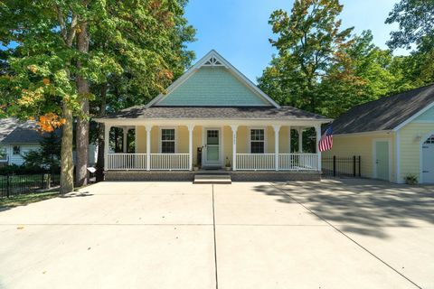 Photo of 3743 N West Shafer Drive, Monticello, IN 47960 (MLS # 202536849)