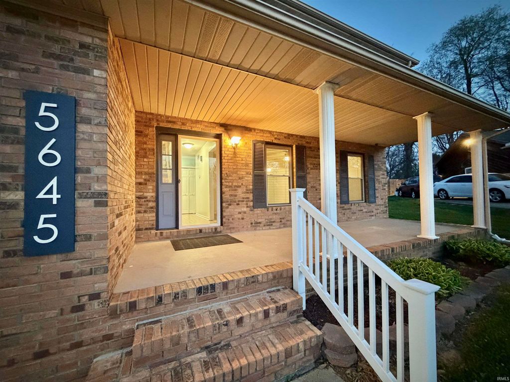 Photo of 5645 Gardenia Drive, Newburgh, IN 47630 (MLS # 202610871)