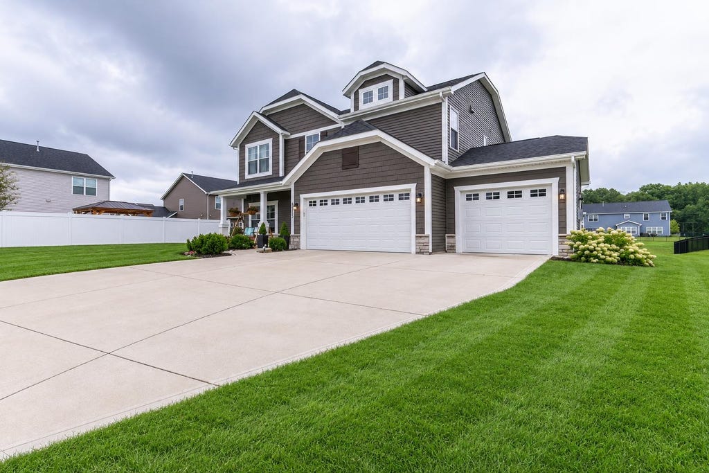 Photo of 5285 Orinoco Run, Fort Wayne, IN 46818 (MLS # 202633348)