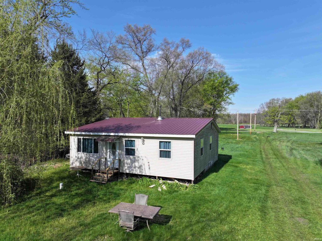 Photo of 140 S 700 E., Knox, IN 46534 (MLS # 202615307)