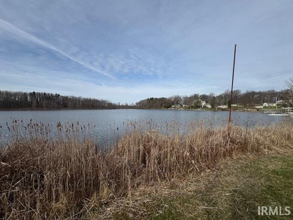 Photo of 2150 E 525 S, Wolcottville, IN 46795 (MLS # 202611084)