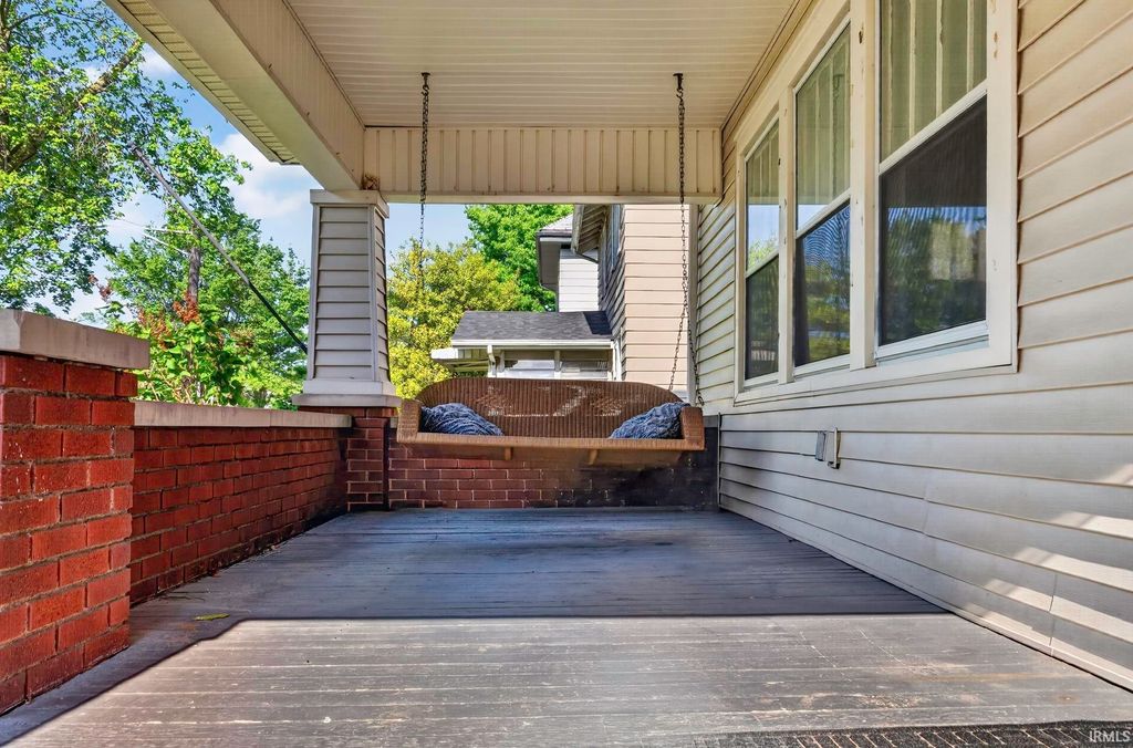 Photo of 1709 Columbia Avenue, Fort Wayne, IN 46805 (MLS # 202619345)