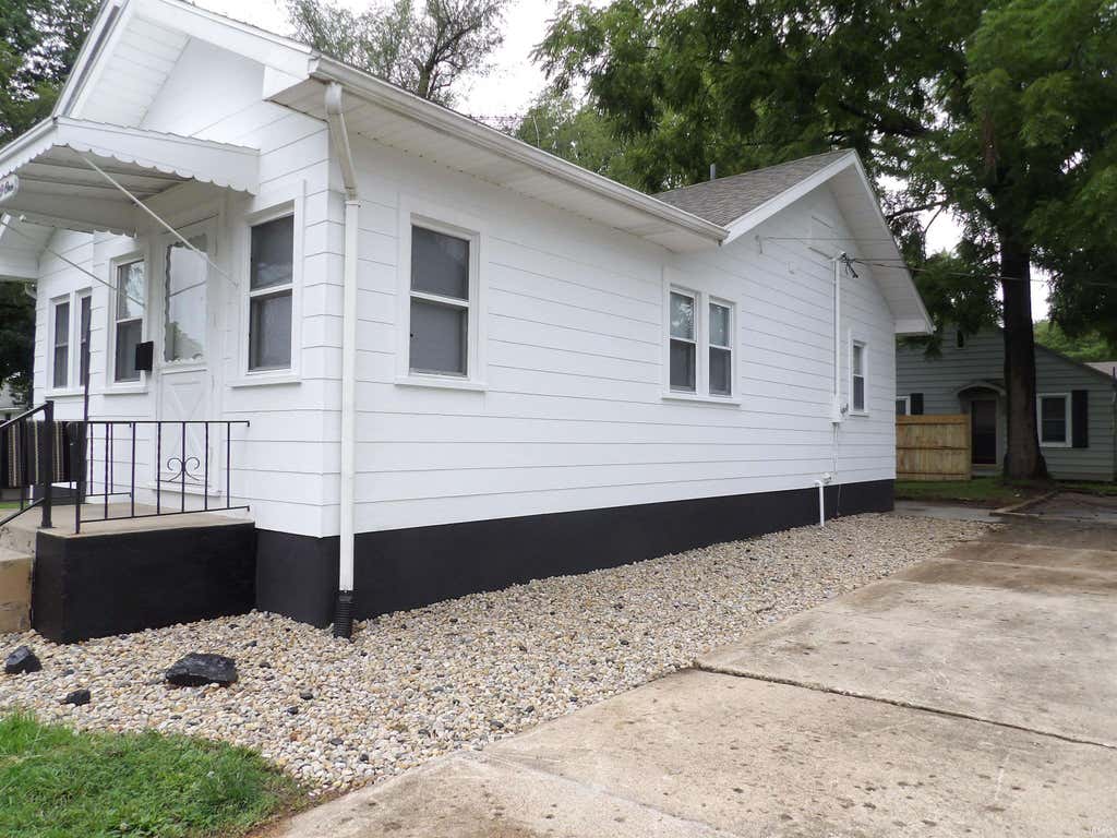 Photo of 301 N Light Street, Muncie, IN 47303 (MLS # 202634823)