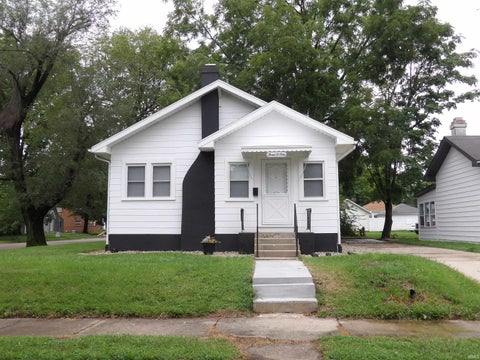 Photo of 301 N Light Street, Muncie, IN 47303 (MLS # 202634823)