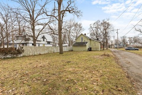 Tiny photo for 412 W Washington Street, Elkhart, IN 46516 (MLS # 202605386)