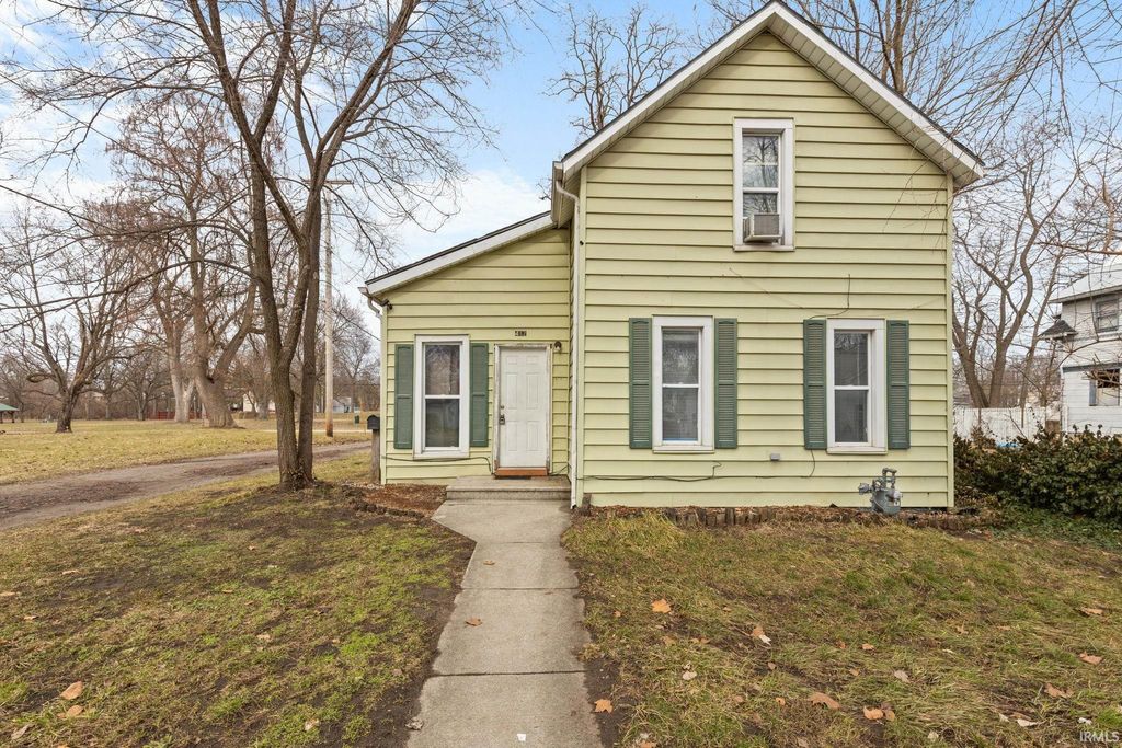 Photo of 412 W Washington Street, Elkhart, IN 46516 (MLS # 202605386)