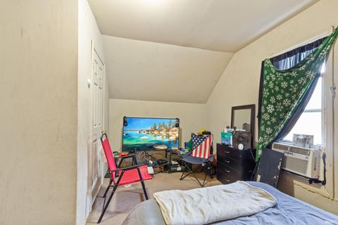 Tiny photo for 412 W Washington Street, Elkhart, IN 46516 (MLS # 202605386)