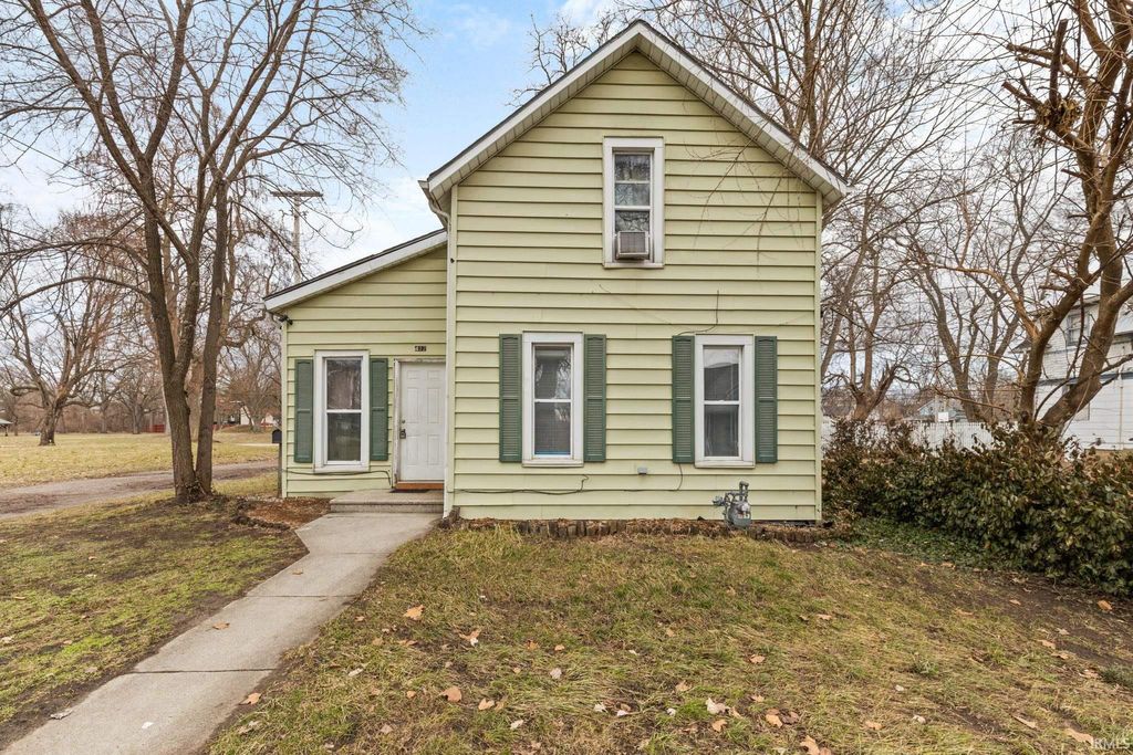 Photo of 412 W Washington Street, Elkhart, IN 46516 (MLS # 202605386)