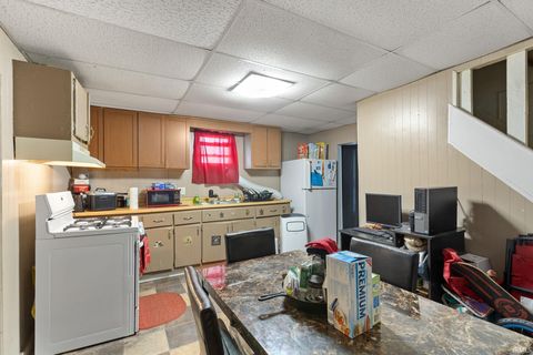 Tiny photo for 412 W Washington Street, Elkhart, IN 46516 (MLS # 202605386)