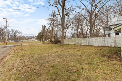 Tiny photo for 412 W Washington Street, Elkhart, IN 46516 (MLS # 202605386)
