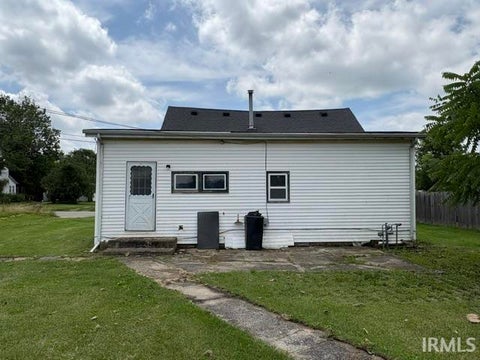 Tiny photo for 542 W Commercial Street, Hartford City, IN 47348 (MLS # 202626000)