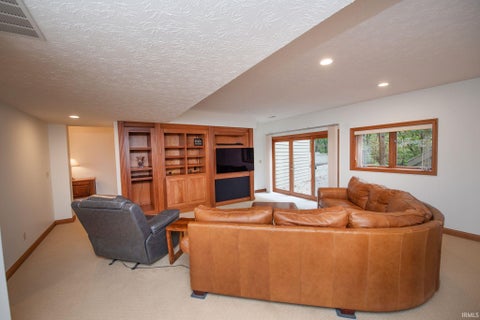 Tiny photo for 811 Deerwood Ridge, Lafayette, IN 47905 (MLS # 202642662)