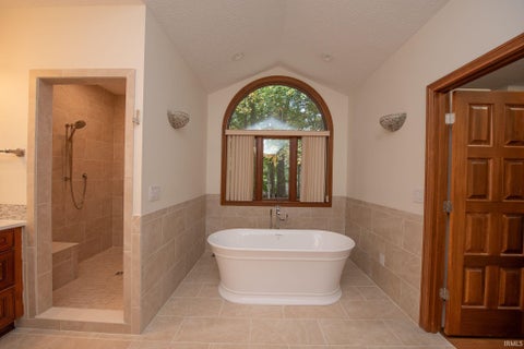 Tiny photo for 811 Deerwood Ridge, Lafayette, IN 47905 (MLS # 202642662)